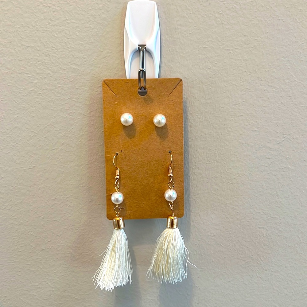 Pear Stud & Pearl Yarn Drop Earring Set